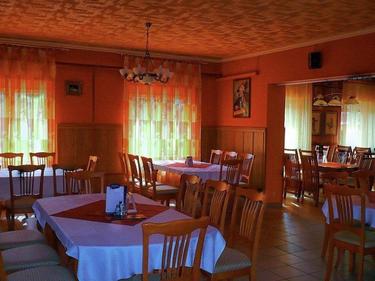 Fenyves Fogado Szurdokpüspöki Bagian luar foto